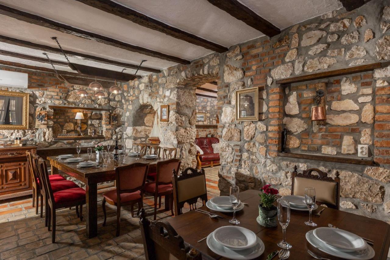 Pool Villa Cupido - Happy Rentals Drivenik Екстериор снимка