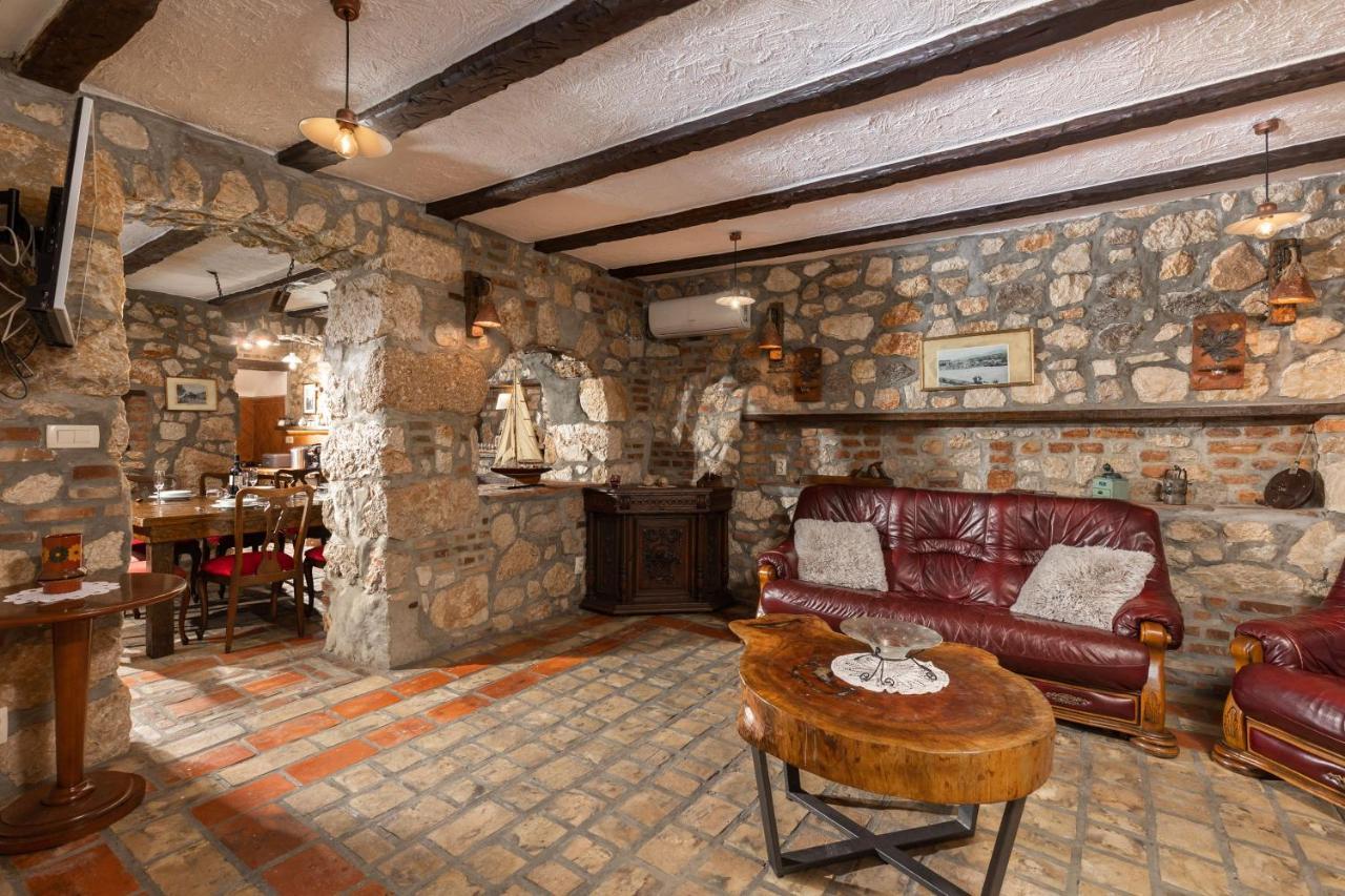 Pool Villa Cupido - Happy Rentals Drivenik Екстериор снимка