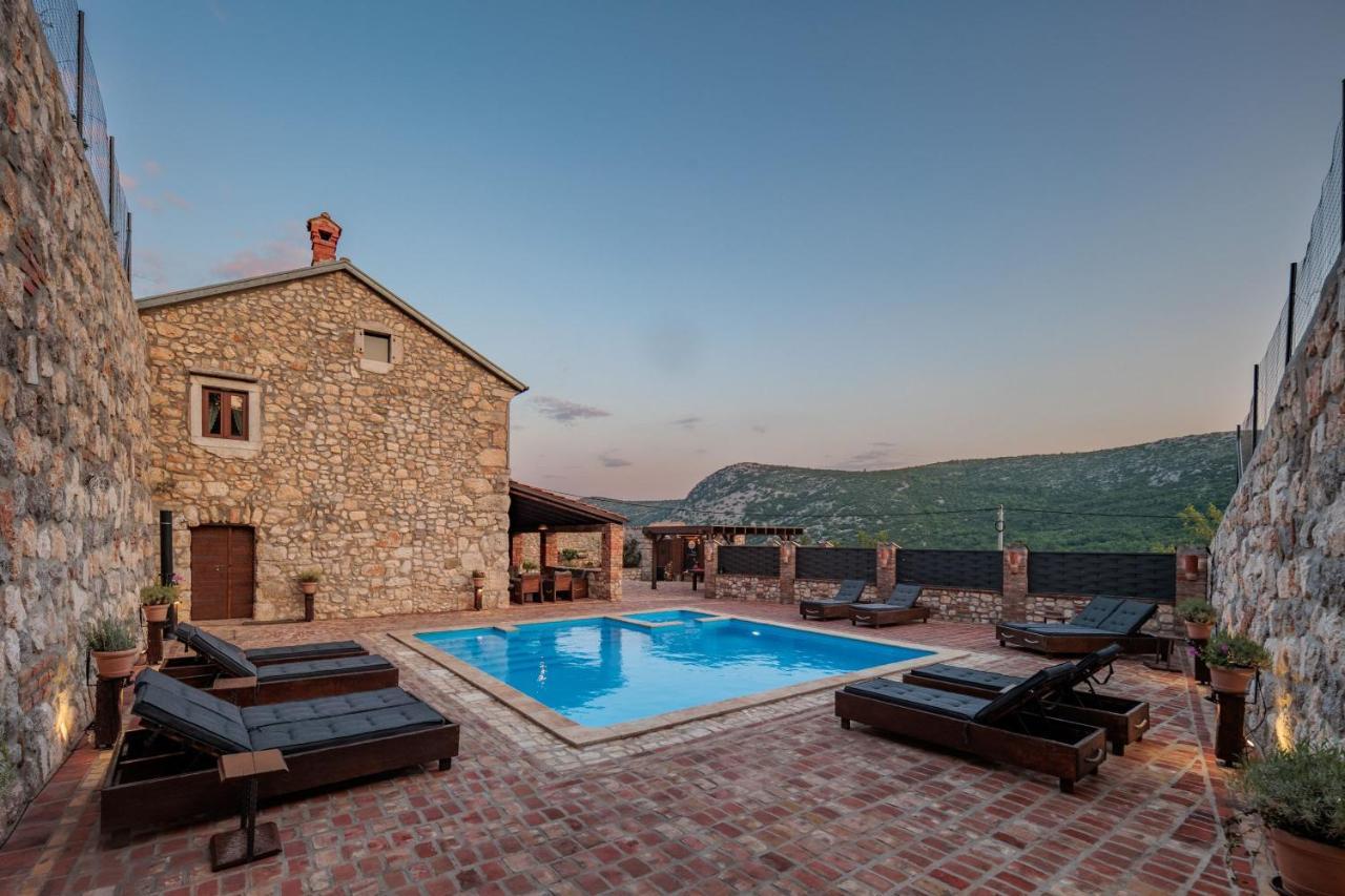 Pool Villa Cupido - Happy Rentals Drivenik Екстериор снимка