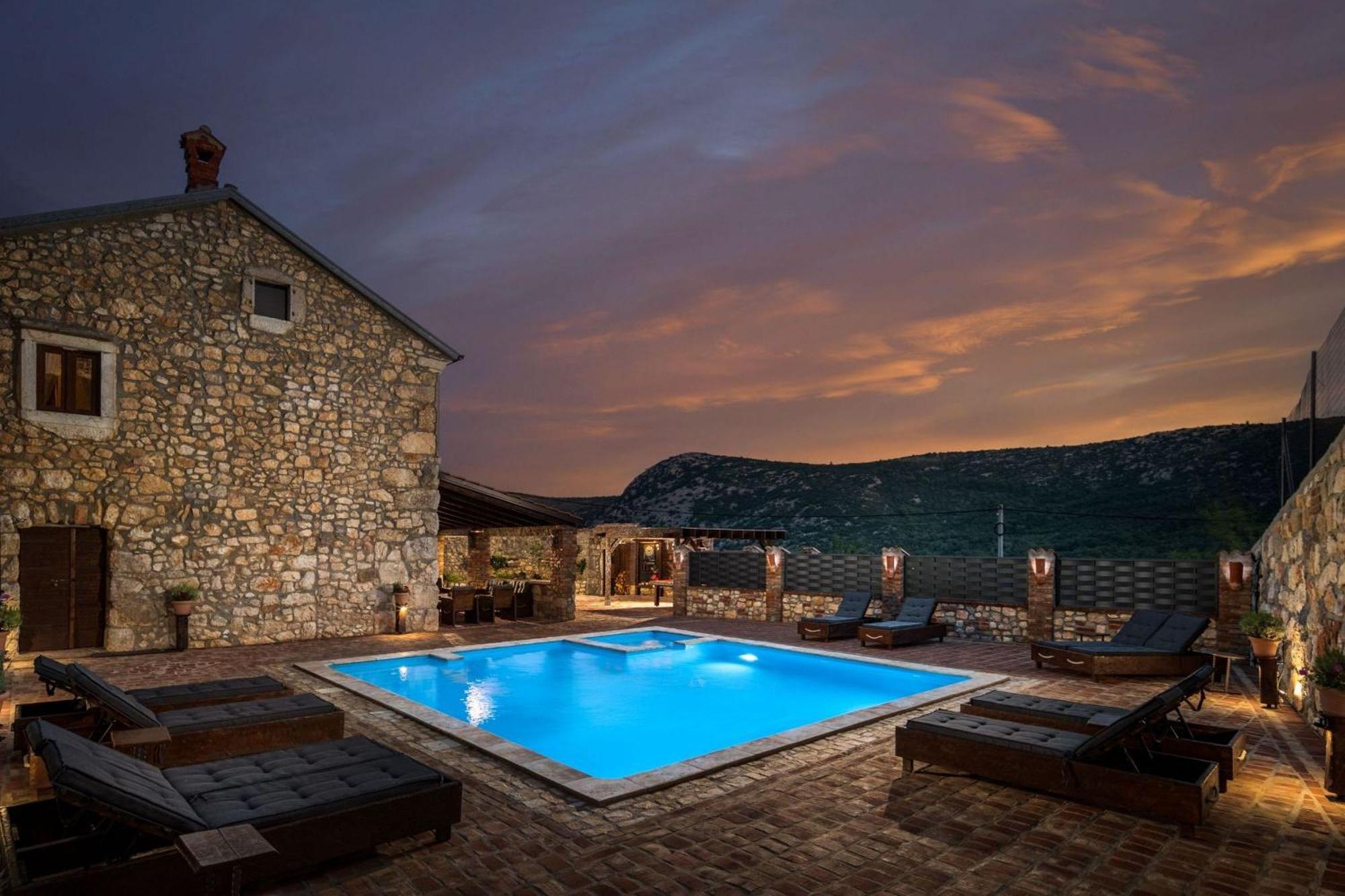 Pool Villa Cupido - Happy Rentals Drivenik Екстериор снимка